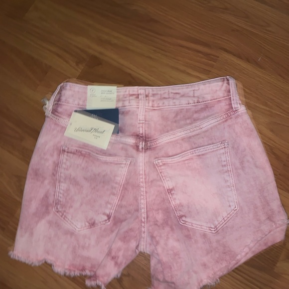 Pink jean shorts sz2 - Picture 5 of 10